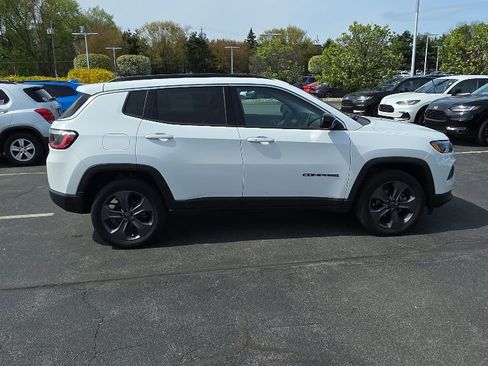 Used 2022 Jeep Compass Latitude AWD/4WD image 9