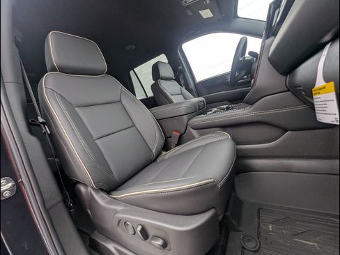 New 2026 GMC Yukon Elevation AWD/4WD image 15