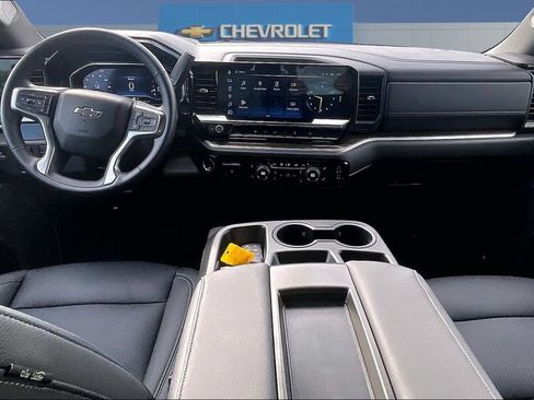 Used 2025 Chevrolet Silverado 1500 RST w/ Z71 Off-Road Package AWD/4WD image 8