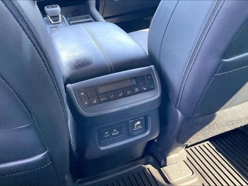 Used 2023 Nissan Pathfinder Platinum FWD image 10