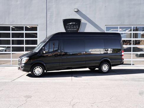 Used 2017 Mercedes-Benz Sprinter 3500 image 2