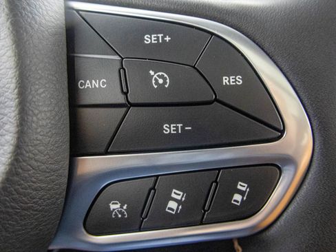 New 2026 Chrysler Pacifica Pinnacle image 31