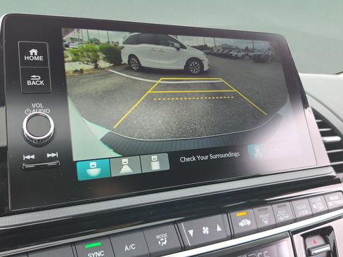 New 2026 Honda Odyssey Touring image 23