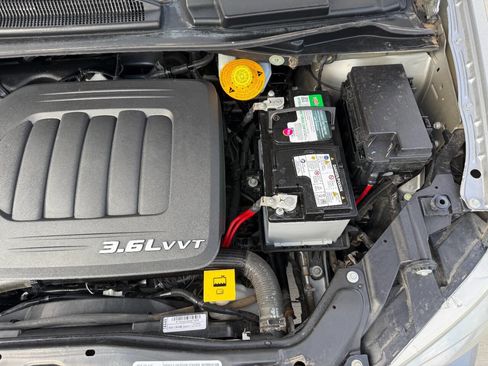 Used 2016 Dodge Grand Caravan SXT w/ Rear Park Assist Package image 12