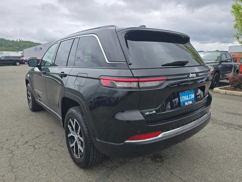 Used 2024 Jeep Grand Cherokee Limited AWD/4WD image 3