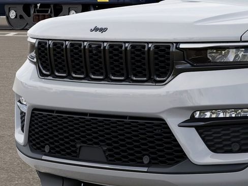 New 2025 Jeep Grand Cherokee Limited w/ Luxury Tech Group II AWD/4WD image 11