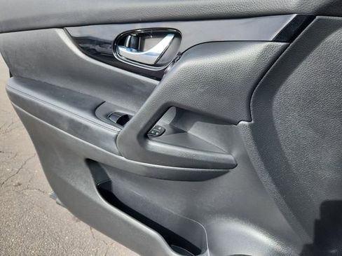 Used 2018 Nissan Rogue Sport SV w/ SV All-Weather Package image 6