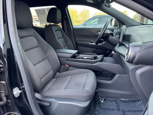 Used 2025 Chevrolet Equinox LT FWD image 36