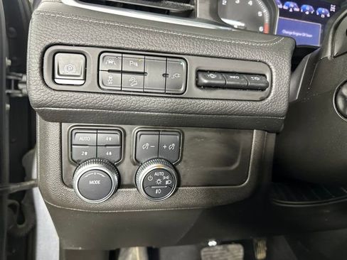 Used 2021 GMC Yukon Denali w/ Denali Premium Package image 19