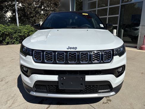 Used 2025 Jeep Compass Limited AWD/4WD image 5