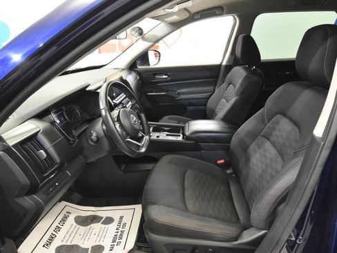 Used 2022 Nissan Pathfinder SV w/ SV Black Package FWD image 13