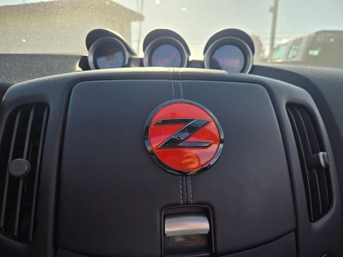 Used 2013 Nissan 370Z Roadster image 22