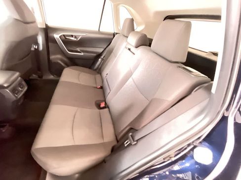 Used 2025 Toyota RAV4 XLE AWD/4WD image 22