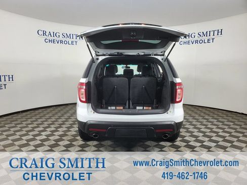 Used 2015 Ford Explorer XLT w/ Equipment Group 202B AWD/4WD image 17