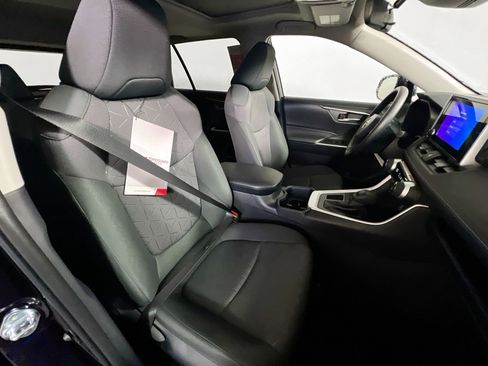 New 2025 Toyota RAV4 XLE image 31