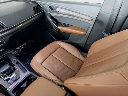 Certified 2023 Audi Q5 2.0T Premium w/ Convenience Package image 23
