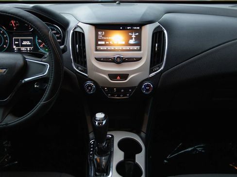Used 2018 Chevrolet Cruze LS FWD image 24
