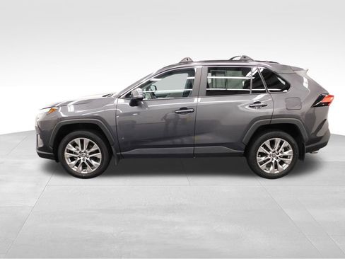 Used 2023 Toyota RAV4 XLE Premium image 4