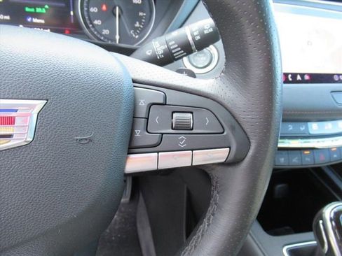 Used 2020 Cadillac XT4 Sport image 18