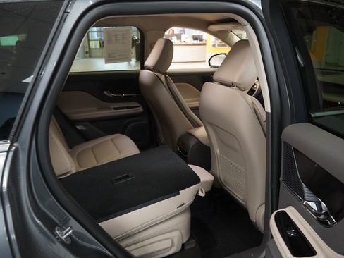 Used 2022 Lincoln Corsair AWD w/ Equipment Group 101A image 22