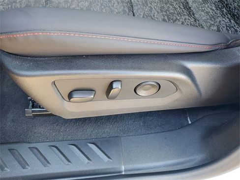 Used 2024 Chevrolet Colorado Z71 w/ Z71 Convenience Package 2 image 7