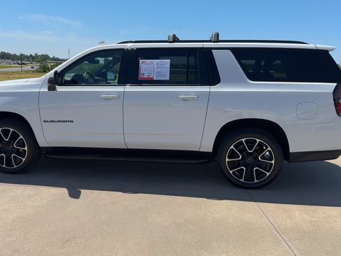 Used 2023 Chevrolet Suburban RST w/ Luxury Package RWD image 6