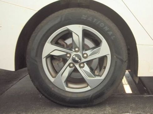 Certified 2022 Kia K5 LXS FWD image 10