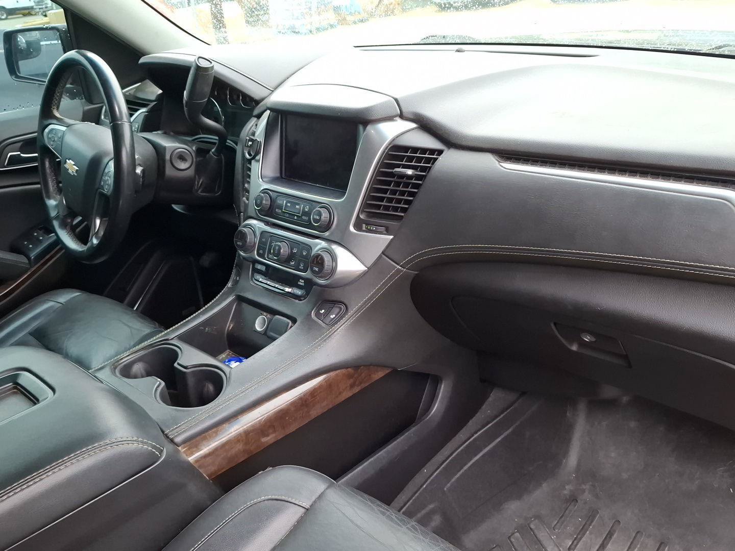Used 2019 Chevrolet Suburban LT RWD image 10