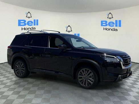 Used 2022 Nissan Pathfinder SL w/ SL Premium Package FWD image 6