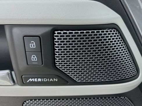 Used 2024 Land Rover Defender 90 S AWD/4WD image 21