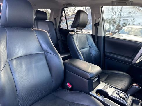 Used 2015 Toyota 4Runner Limited image 12