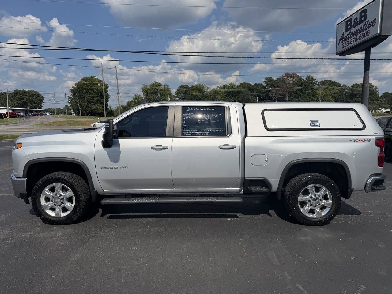 Used 2021 Chevrolet Silverado 2500 LT w/ Convenience Package AWD/4WD image 9