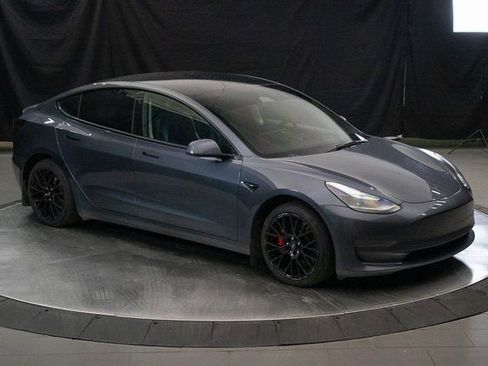 Used 2022 Tesla Model 3 Performance image 2
