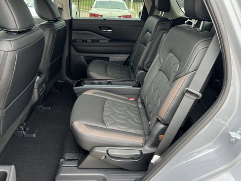 New 2026 Nissan Pathfinder Platinum w/ Cargo Package FWD image 15