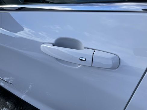 Used 2024 Chevrolet Equinox LT image 54