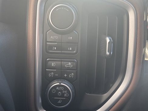 Used 2019 Chevrolet Silverado 1500 High Country image 44