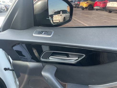 Used 2017 Jaguar F-PACE Prestige image 35