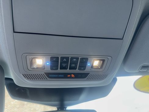 Used 2022 Ford Explorer XLT w/ Equipment Group 202A AWD/4WD image 11