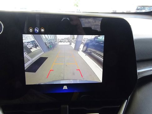 Used 2026 Chevrolet Equinox LT FWD image 25