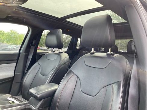 Used 2023 Jeep Compass Latitude w/ Sun and Sound Group AWD/4WD image 14