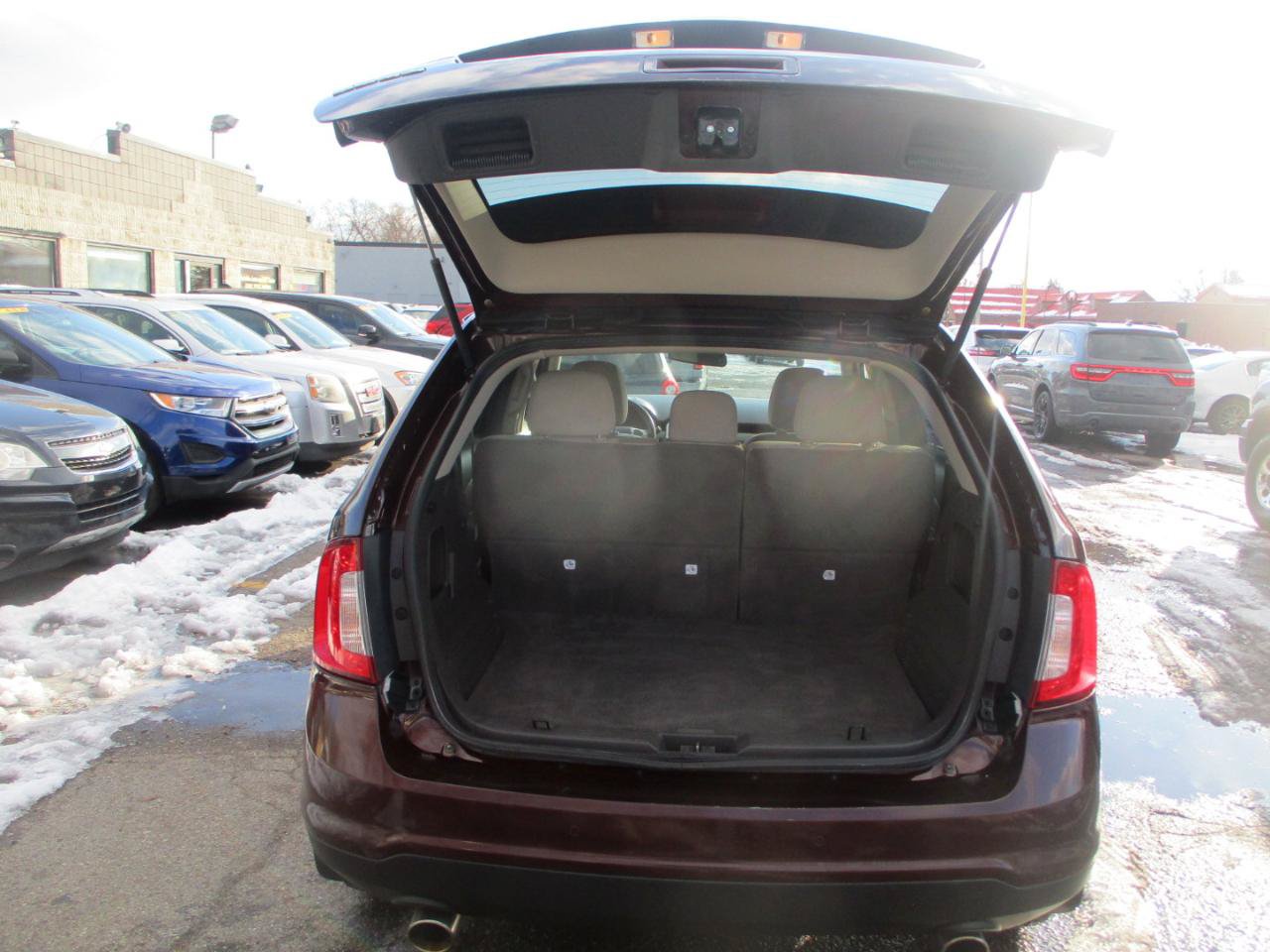 Used 2012 Ford Edge SE FWD image 7