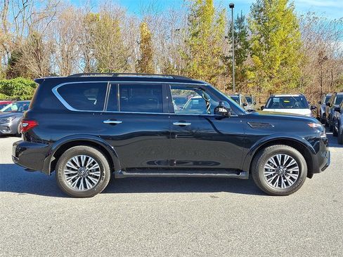 Used 2023 Nissan Armada SL w/ Midnight Edition Package image 7