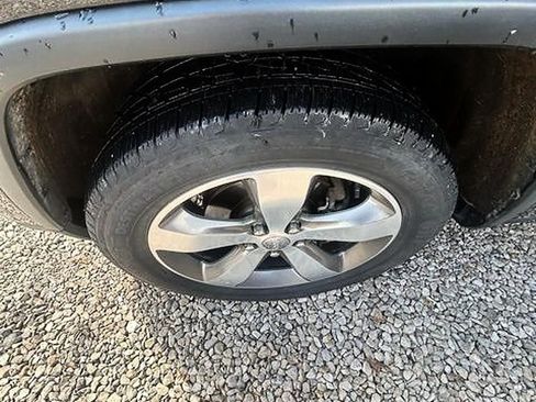 Used 2016 Jeep Grand Cherokee Limited image 3