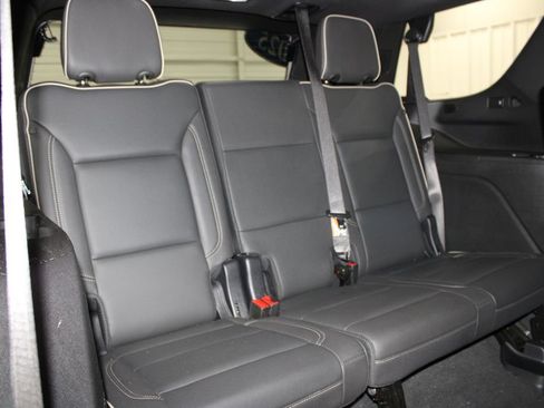 Used 2025 Chevrolet Tahoe Premier RWD image 32