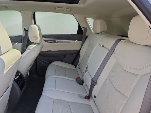 Certified 2021 Cadillac XT5 Premium Luxury image 10