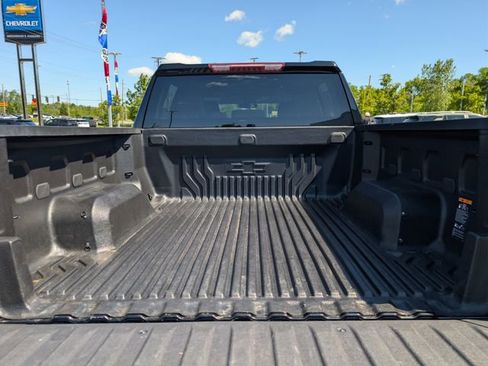Used 2023 Chevrolet Silverado 1500 LT AWD/4WD image 19