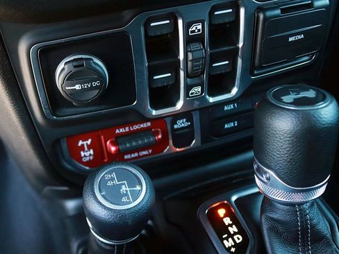 Used 2025 Jeep Wrangler Unlimited Sport AWD/4WD image 21