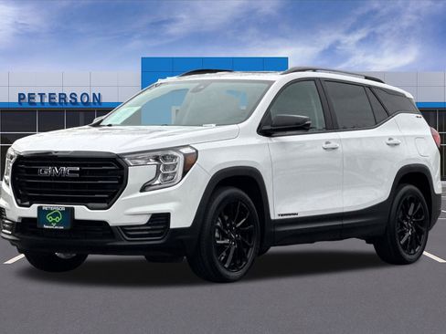 Certified 2024 GMC Terrain SLE w/ Driver Convenience Package image 8