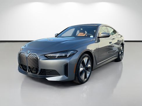 New 2026 BMW i4 eDrive40 w/ Parking Assistance Package RWD image 7