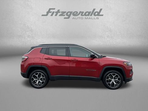 Used 2024 Jeep Compass Limited AWD/4WD image 4